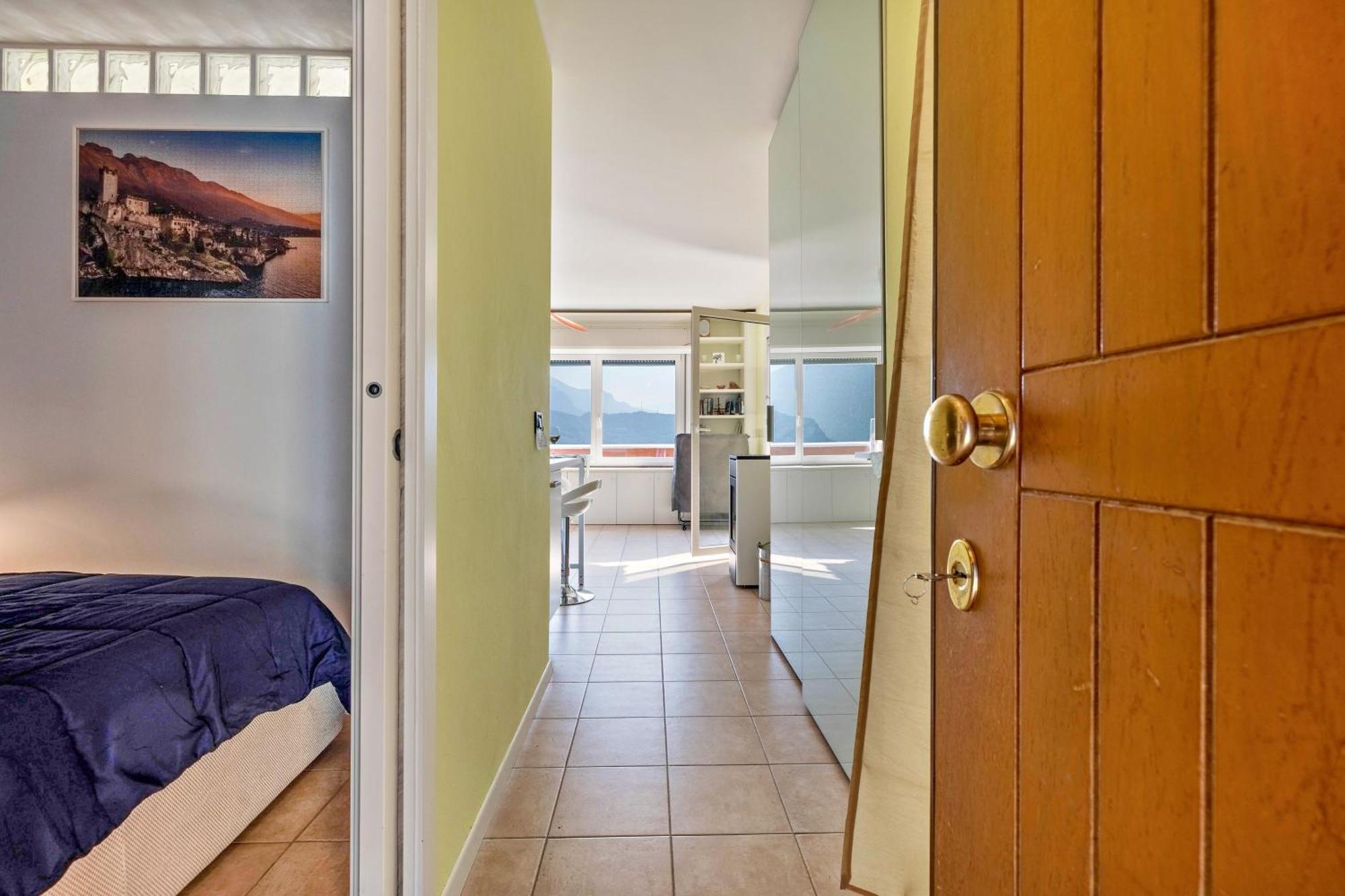 Casa Sara With Swimming Pool Apartment Riva del Garda Bagian luar foto