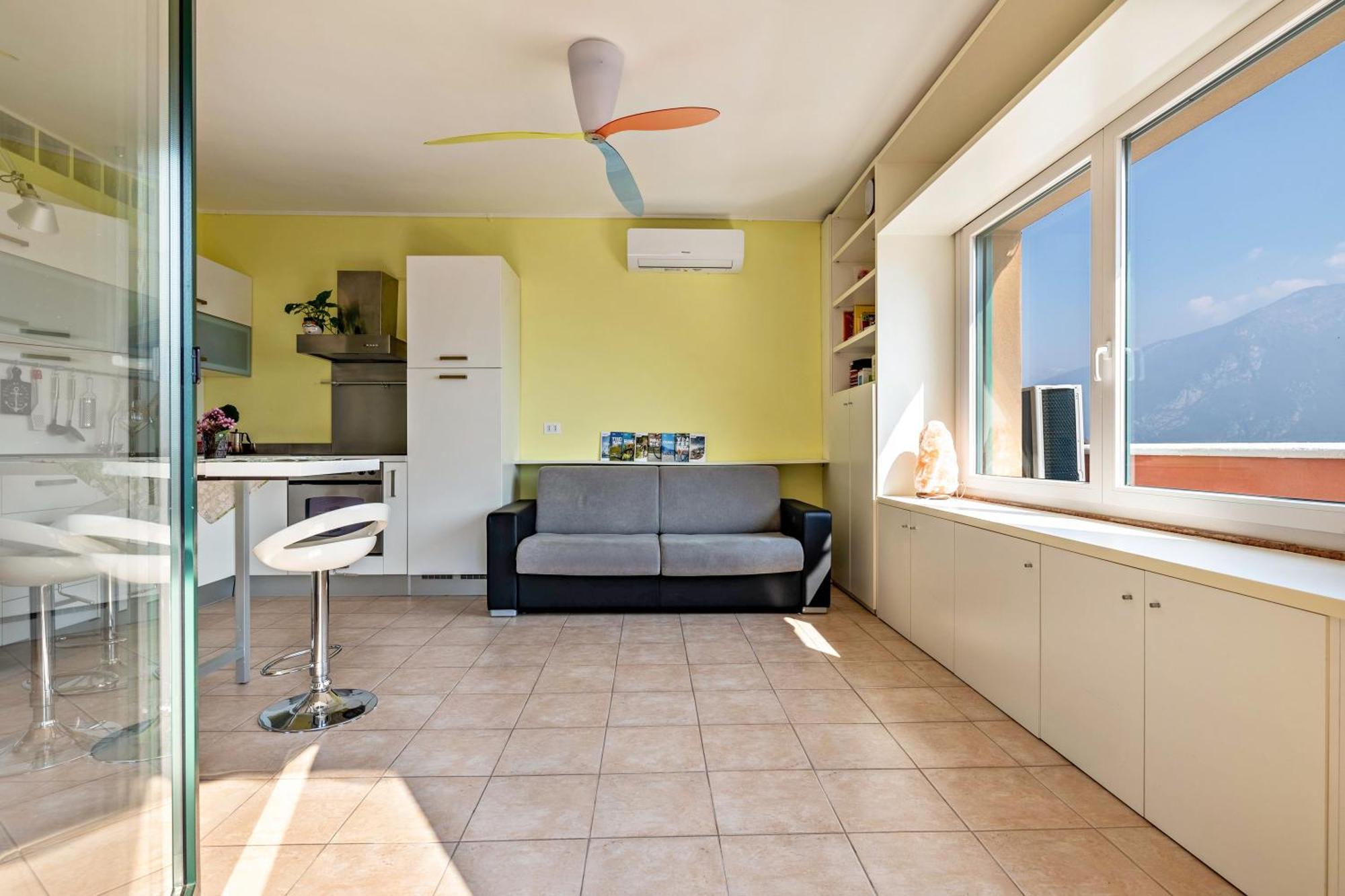 Casa Sara With Swimming Pool Apartment Riva del Garda Bagian luar foto
